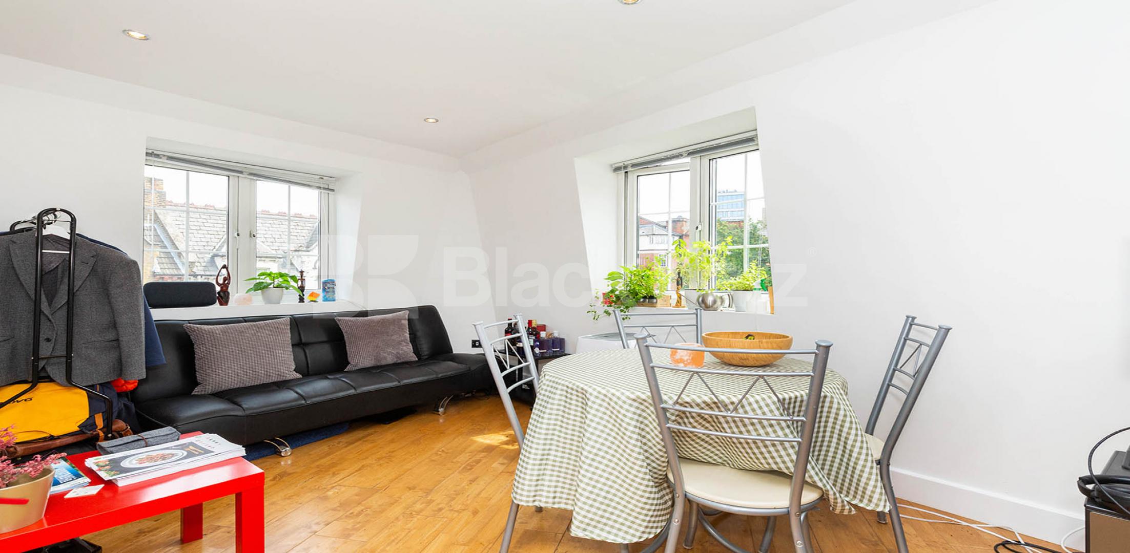 			Spacious one / two bed minutes to ucl, soas & royal vet college, 2 Bedroom, 1 bath, 1 reception Flat			 Doric Way, Euston